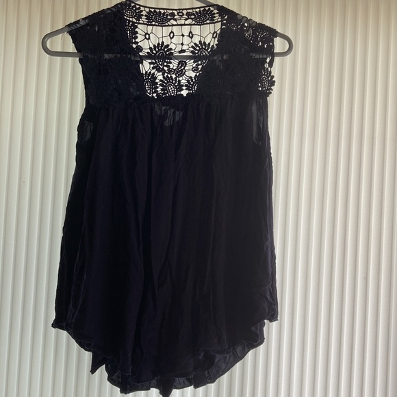 👚 EUC Ladies Molly Bracken sleeveless top 👚 - Picture 4 of 6